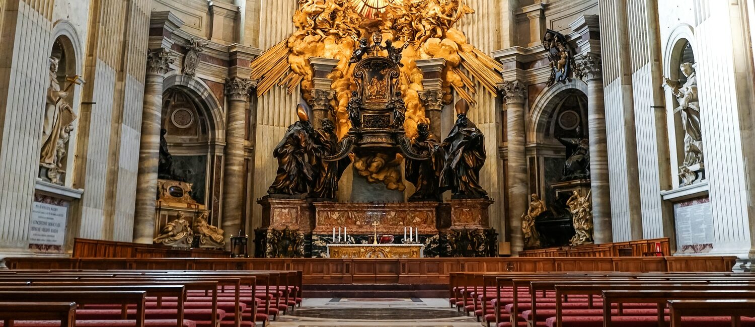 interno della basilica di san pietro